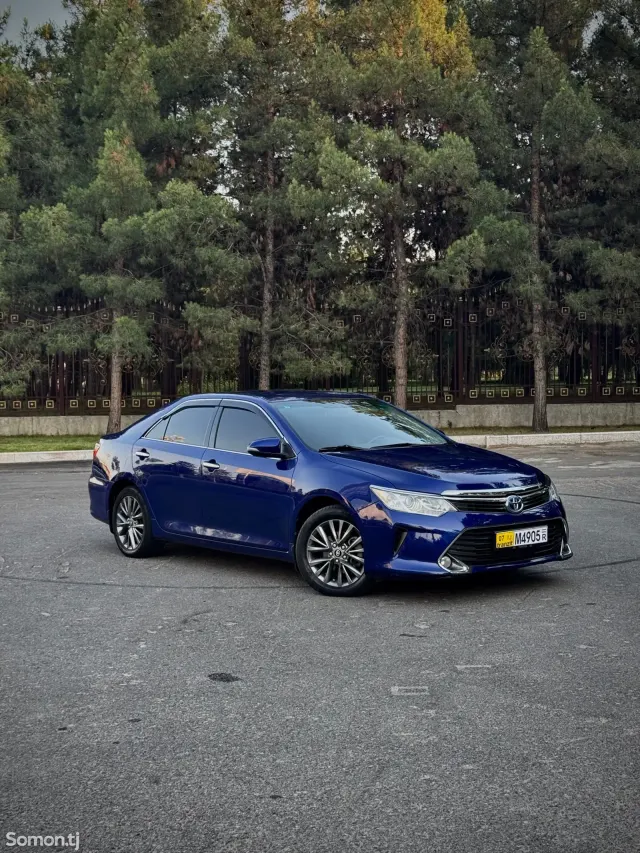 Toyota Camry 2015 · 2.5 AT