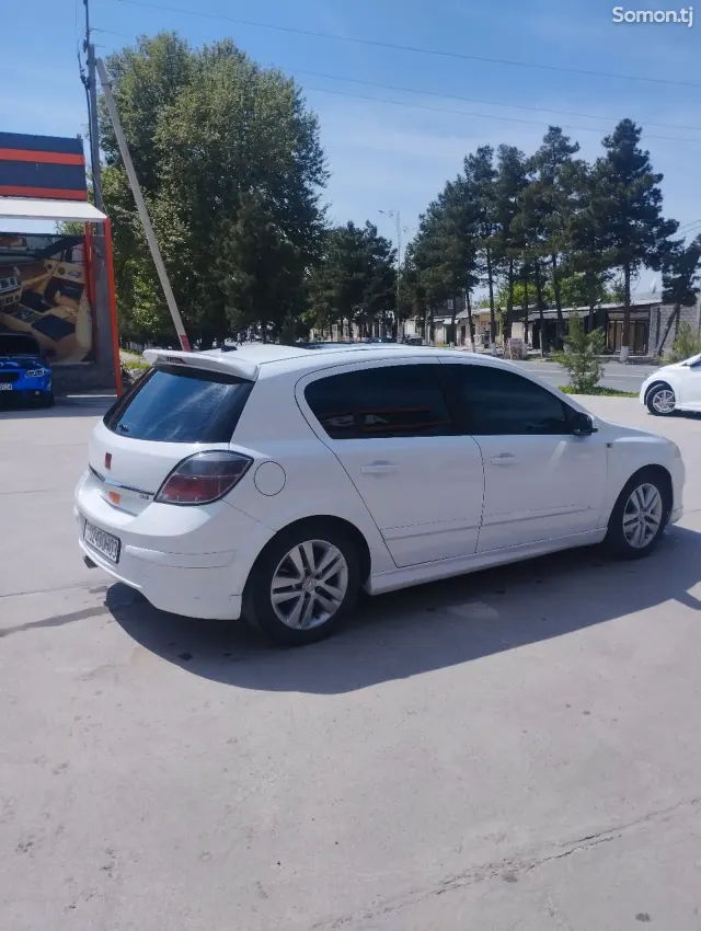 Opel Astra H 2008 · 1.6 AT