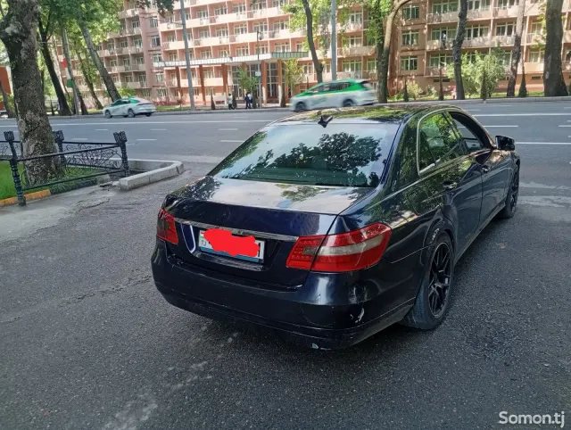 Mercedes-Benz E class 2010 · 2.2 AT