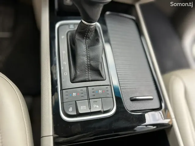 Kia Carnival 2014 · 2.0 AT