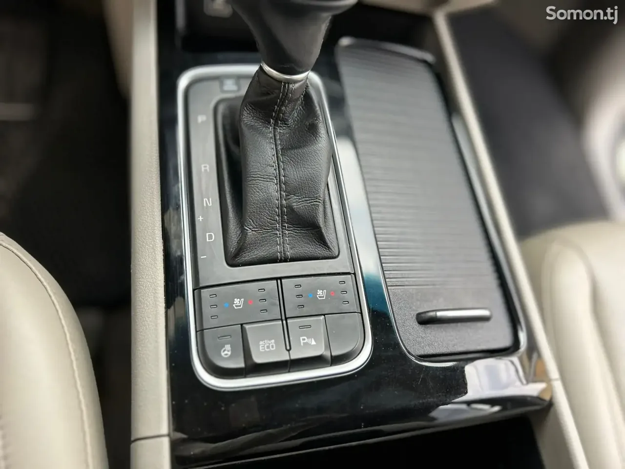 Kia Carnival 2014 · 2.0 AT