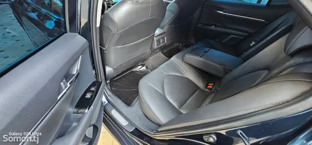 Toyota Camry 2019 · 2.5 AT