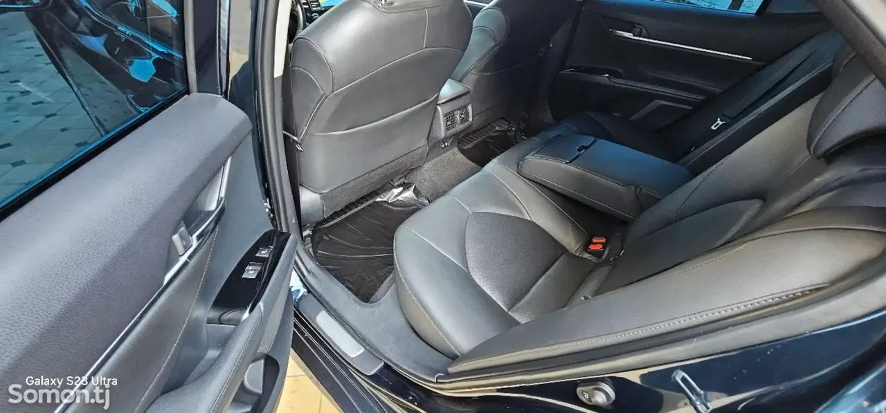 Toyota Camry 2019 · 2.5 AT
