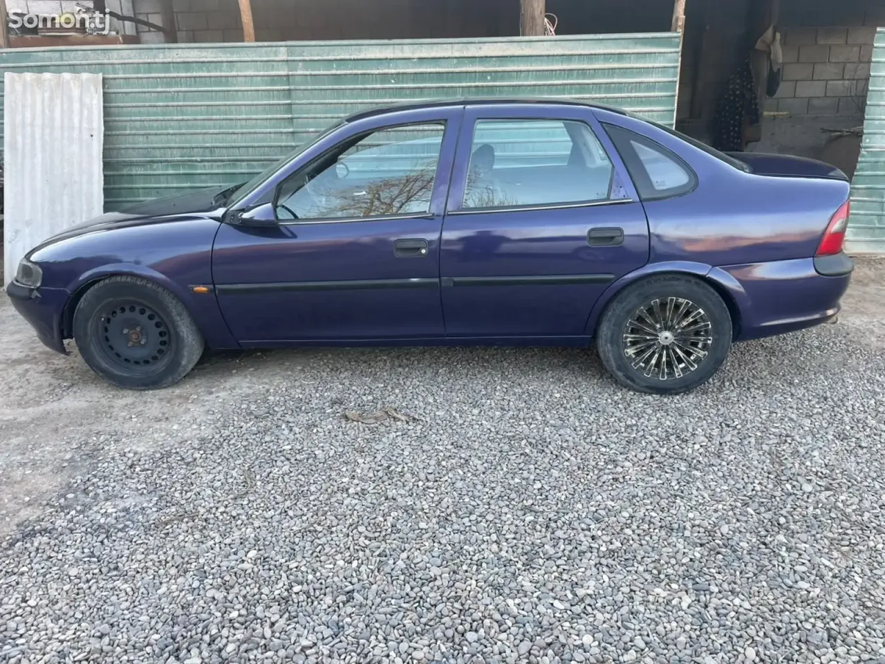Opel Vectra B 1996 · 1.6 MT