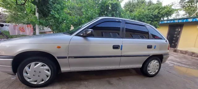 Opel Astra F 1997 · 0.6 MT