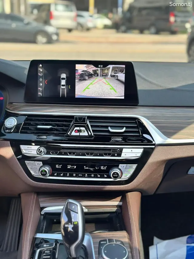 BMW 5 series 2019 · 2.0 AT