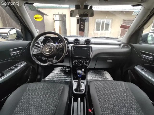 Suzuki Swift 2017 · 1.1 AT