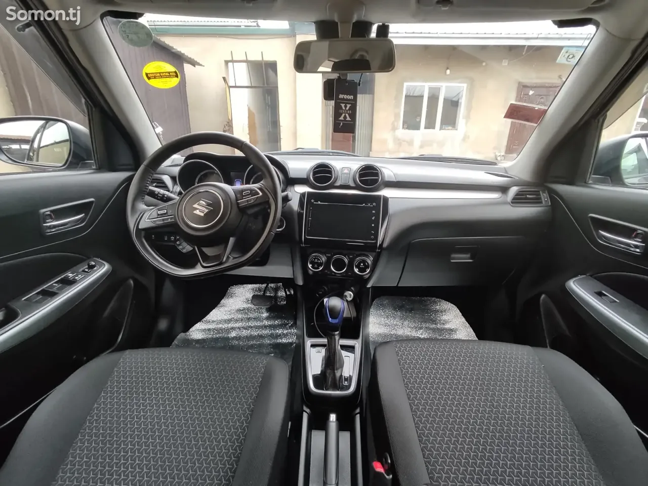 Suzuki Swift 2017 · 1.1 AT