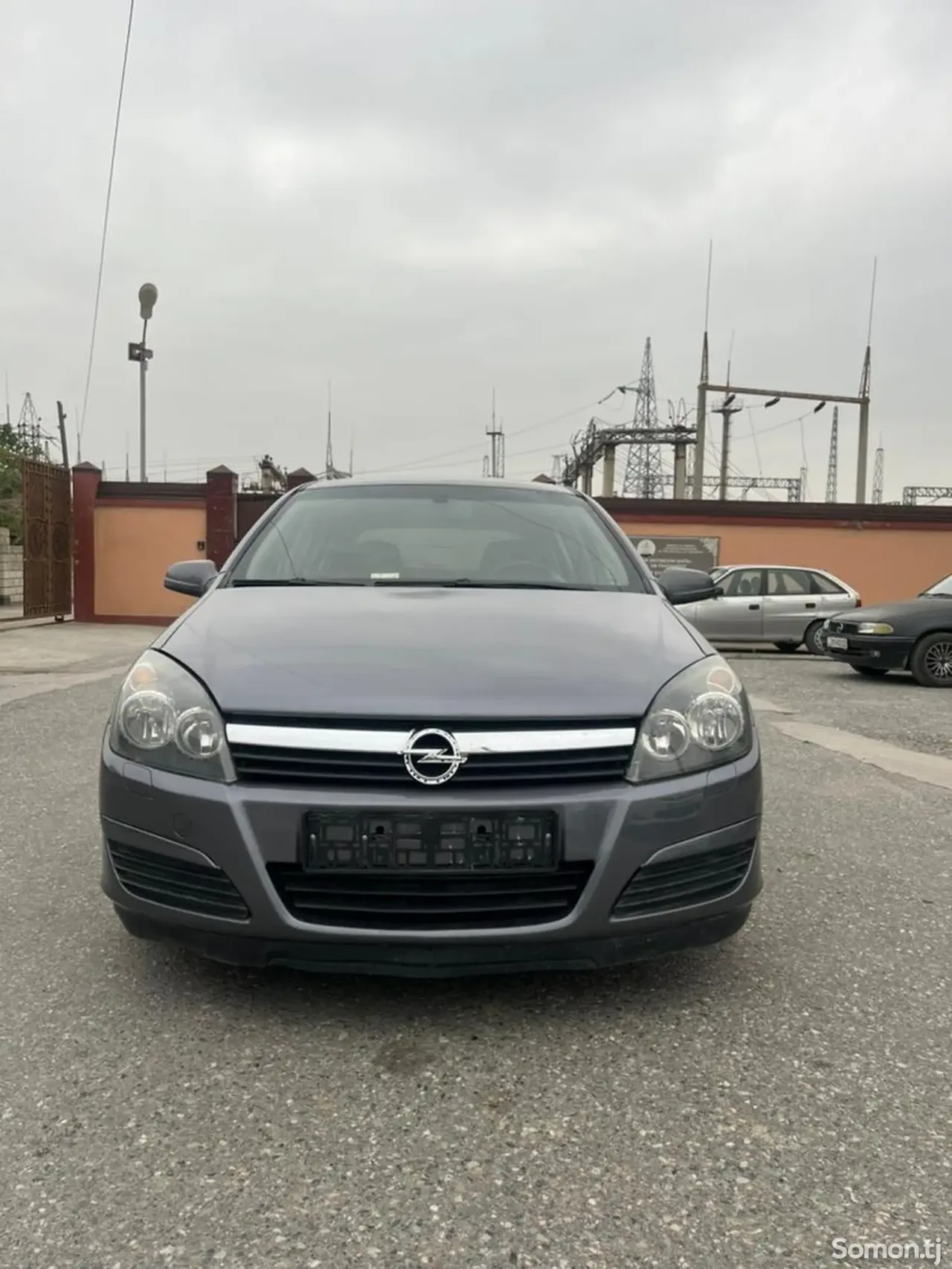 Opel Astra H 2004 · 1.6 MT