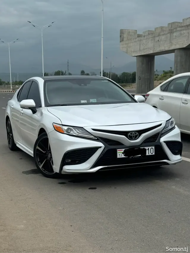 Toyota Camry 2020 · 2.5 AT
