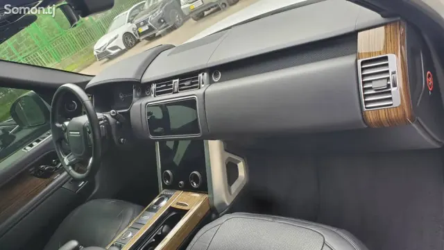 Land Rover Vogue 2018 · 3.0 AT