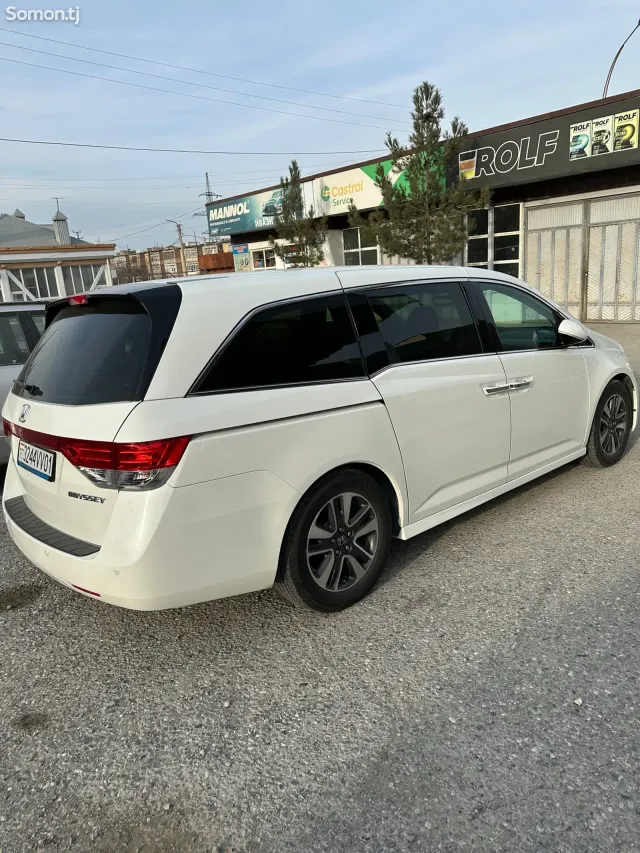 Honda Odyssey 2015 · 3.5 AT