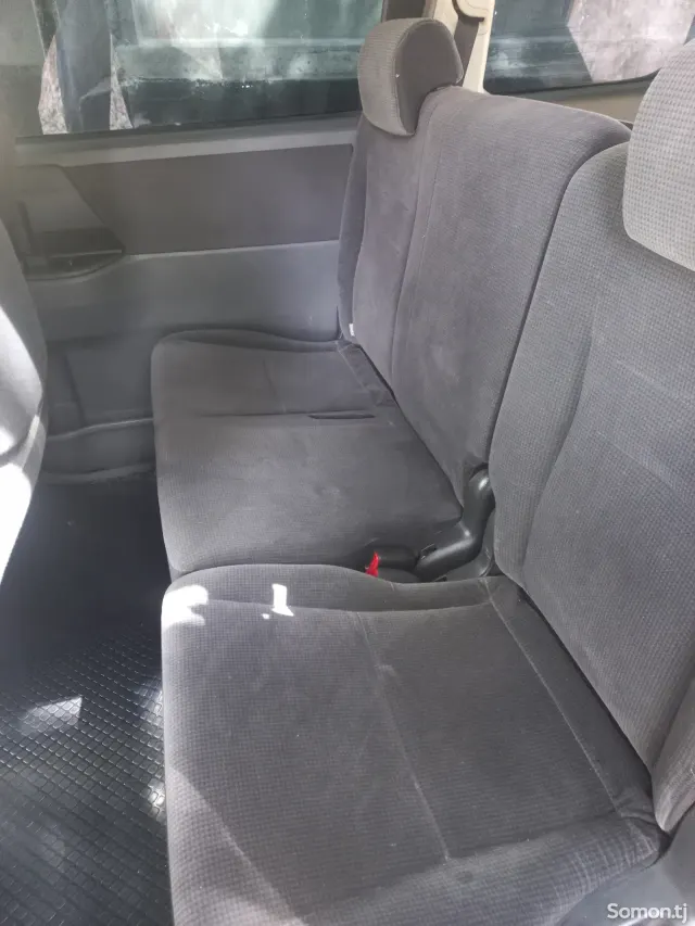 Toyota Voxy 2008 · 2.0 AT