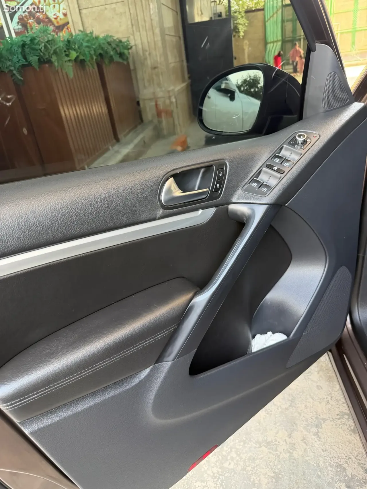 Volkswagen Tiguan 2014 · 2.0 AT