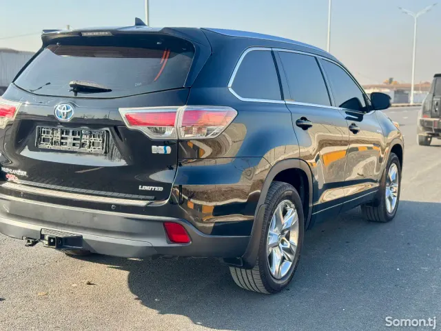 Toyota Highlander 2015 · 3.5 AT
