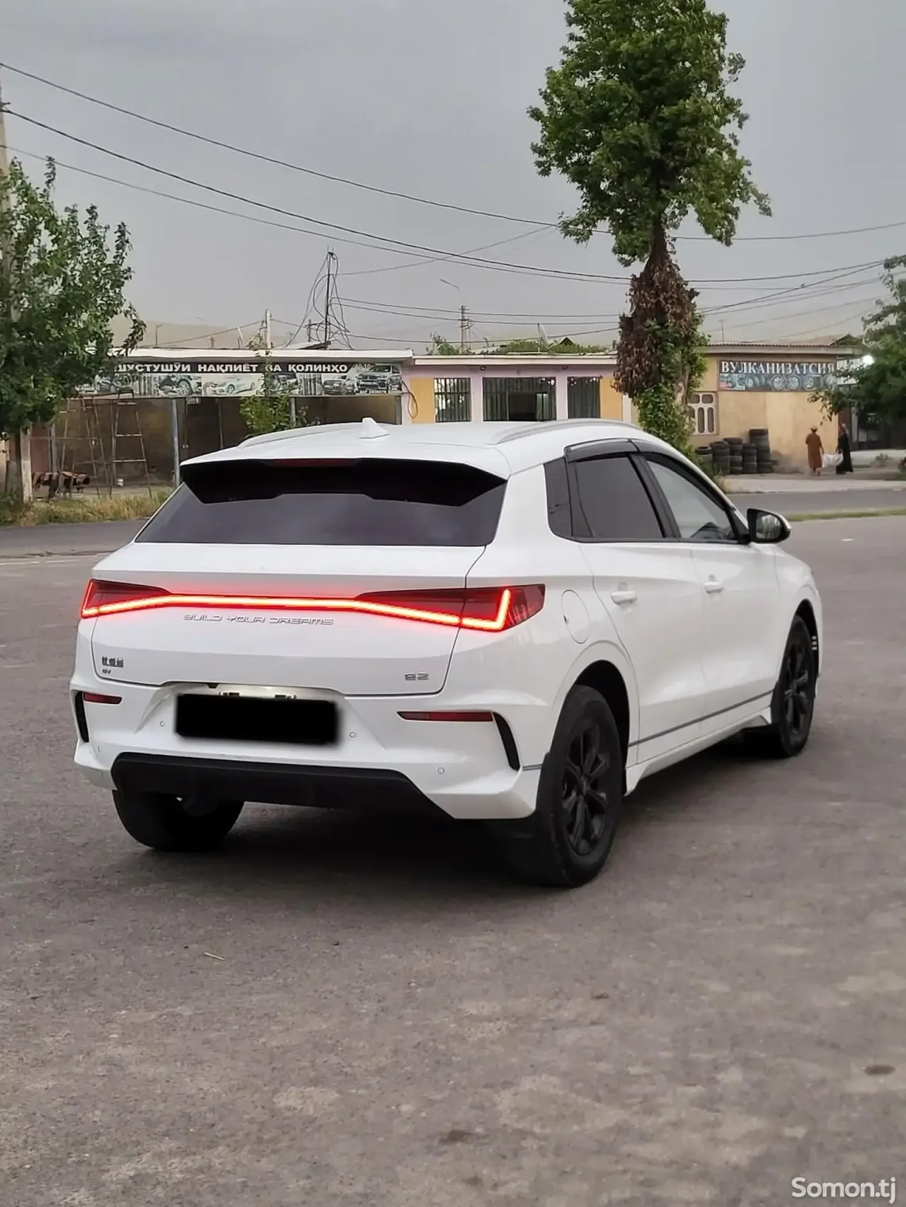 BYD E2 2022 · AT