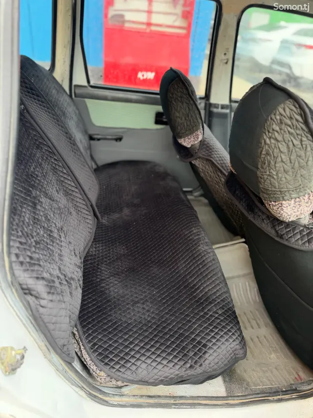 Daewoo Tico 1996 · 1.1 MT