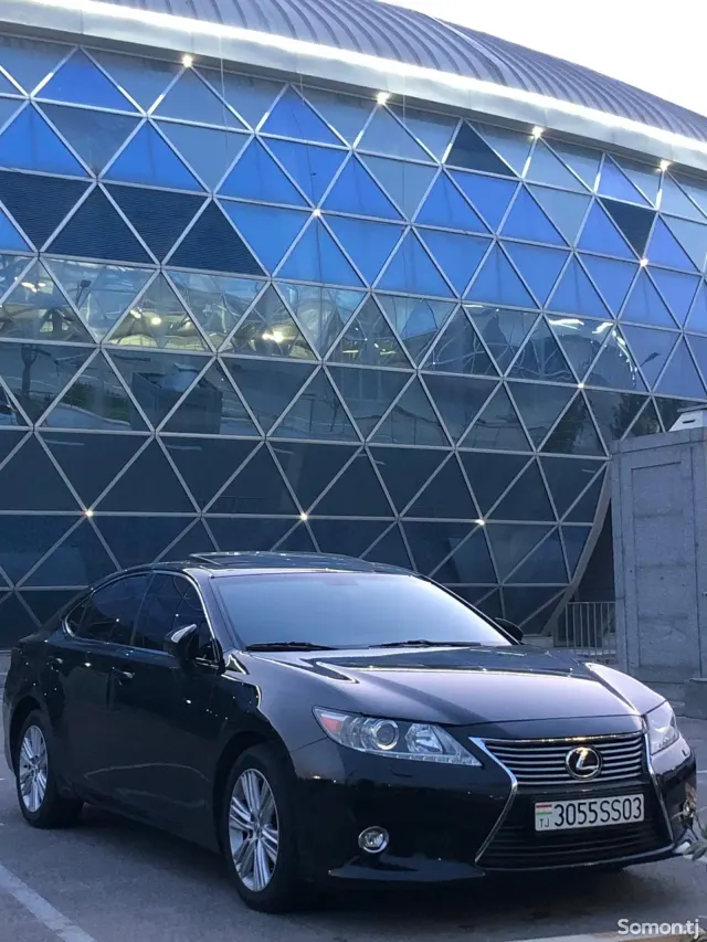 Lexus ES series 2014 · 2.5 AT
