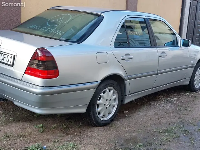 Mercedes-Benz C class 1999 · 2.0 MT