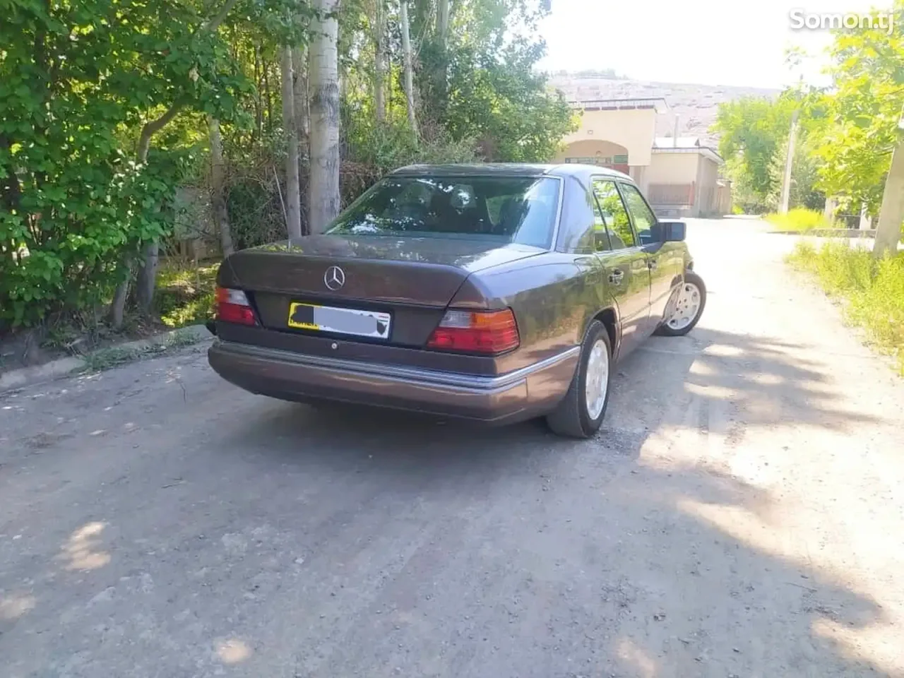 Mercedes-Benz W124 1992 · 2.0 MT
