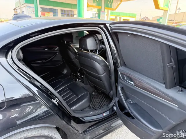 BMW 5 series 2018 · 2.0 AT
