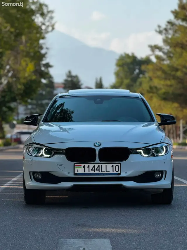 BMW 3 series 2014 · 2.0 AT