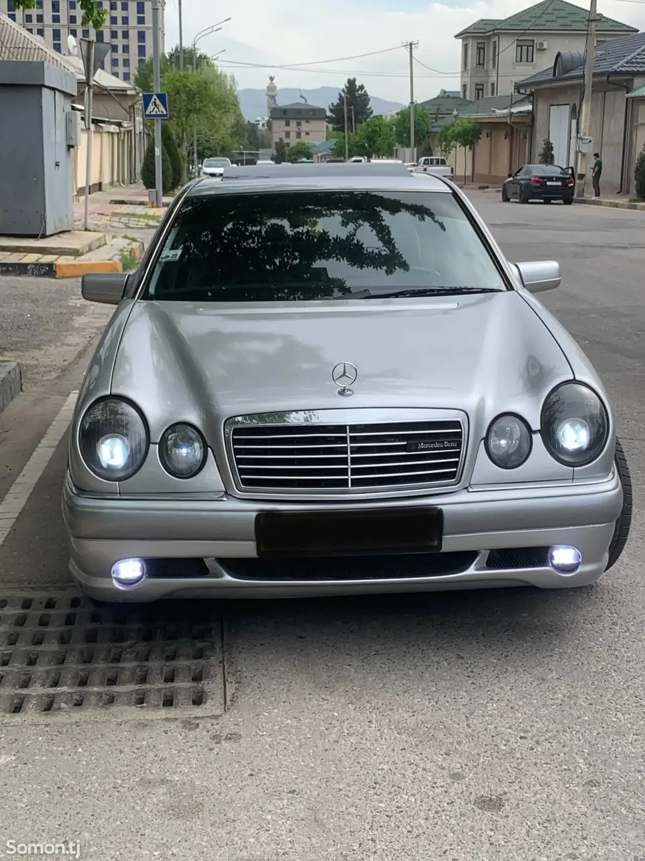 Mercedes-Benz E class 1999 · 2.1 MT
