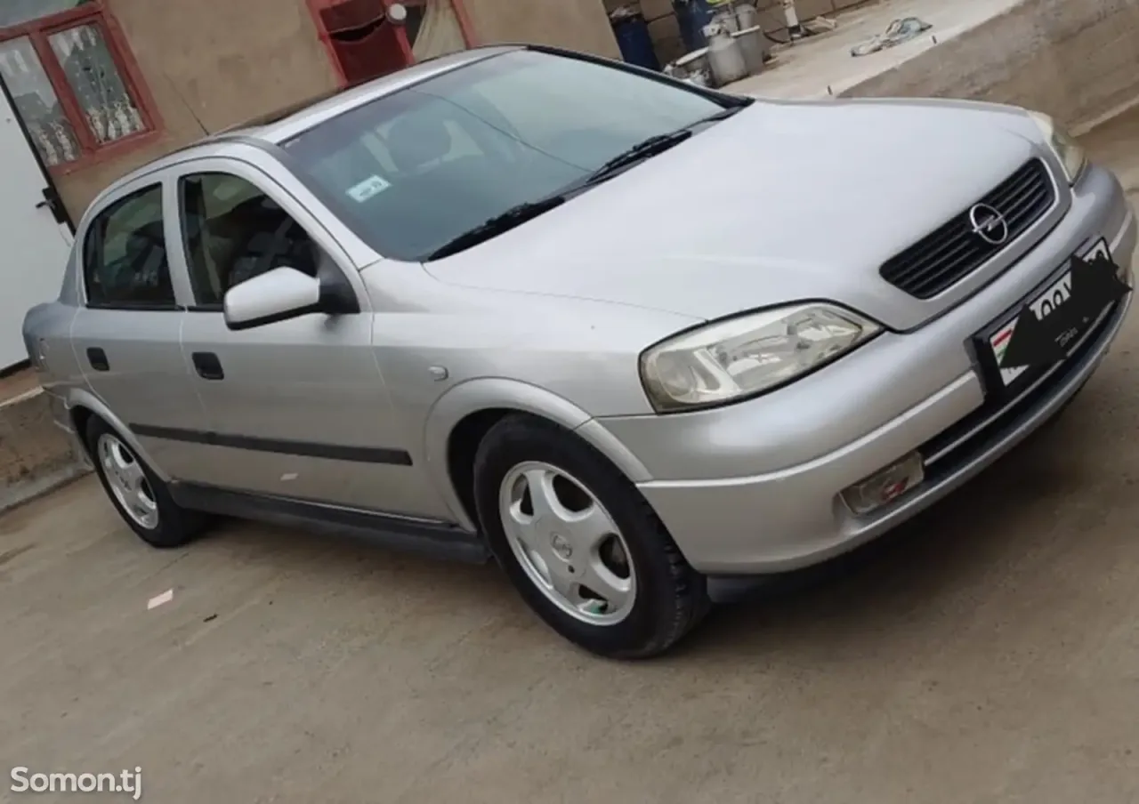Opel Astra G 1999 · 1.6 MT