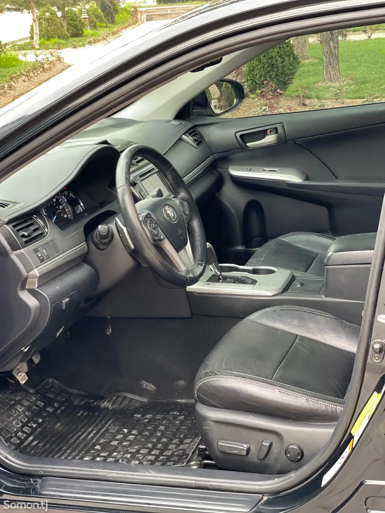 Toyota Camry 2014 · 2.5 AT