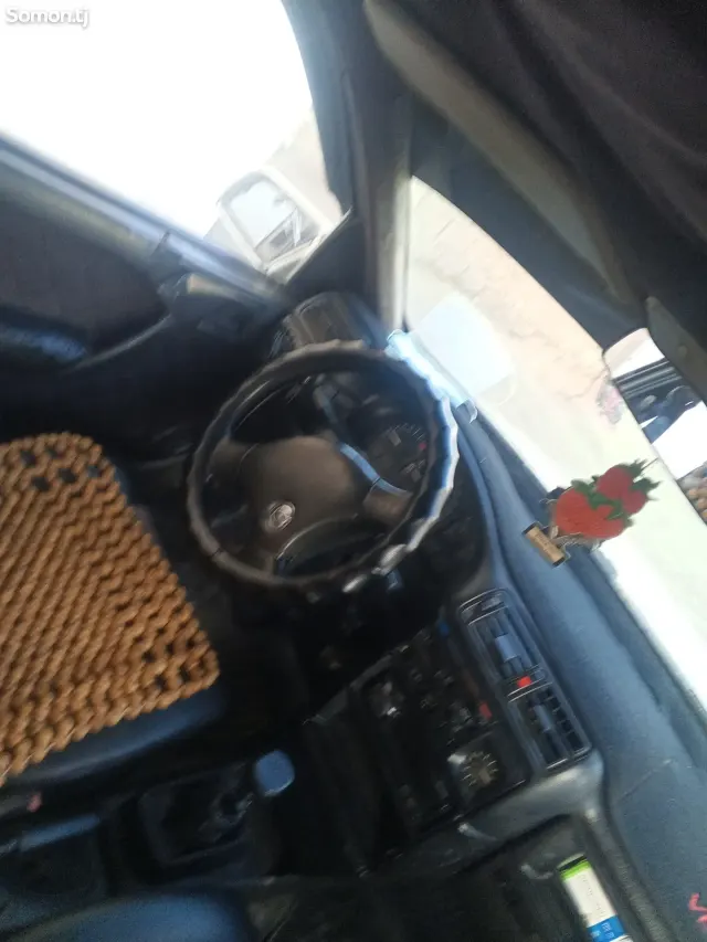 Opel Vectra A 1990 · 0.4 MT