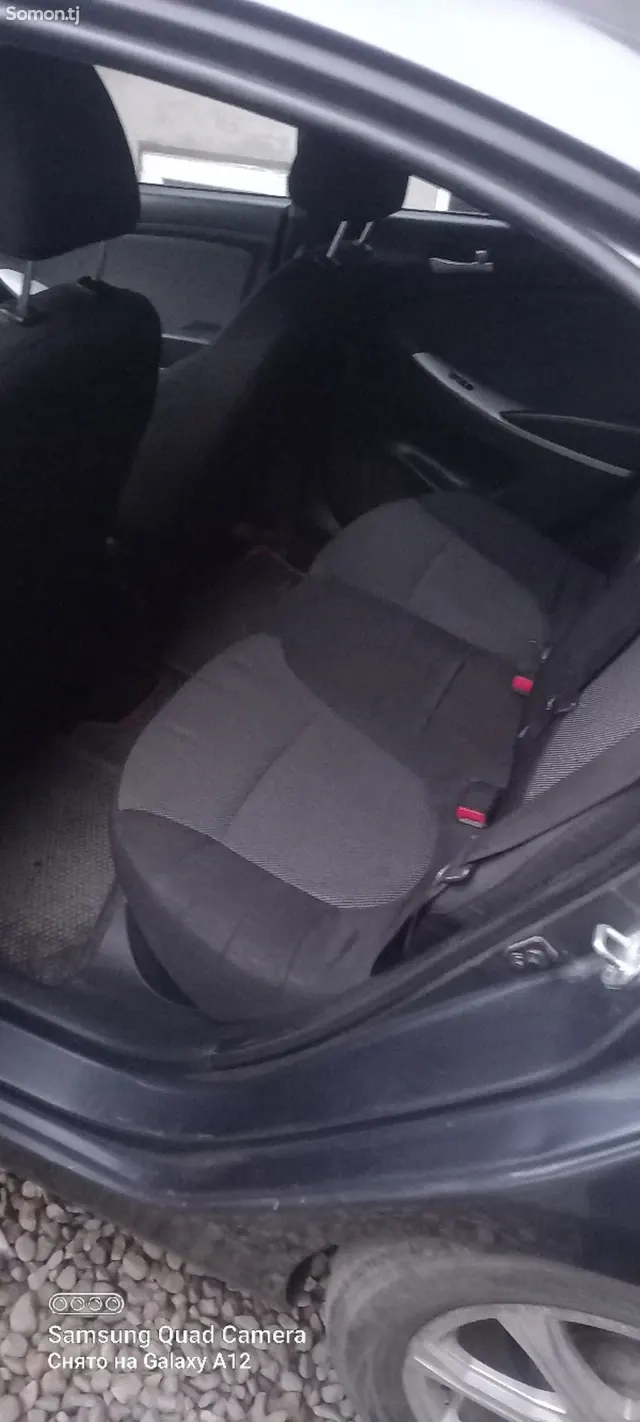 Hyundai Solaris 2013 · 1.6 MT