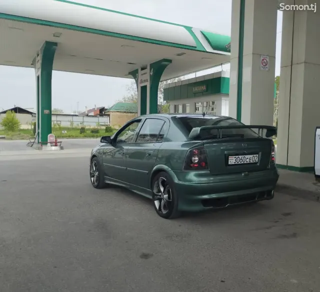 Opel Astra G 1998 · 1.6 MT