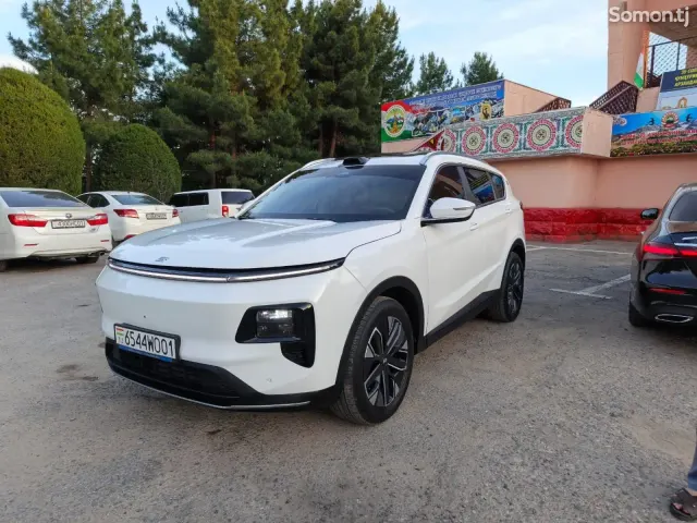 Jetour X70 Plus 2024 · 1.5 AT