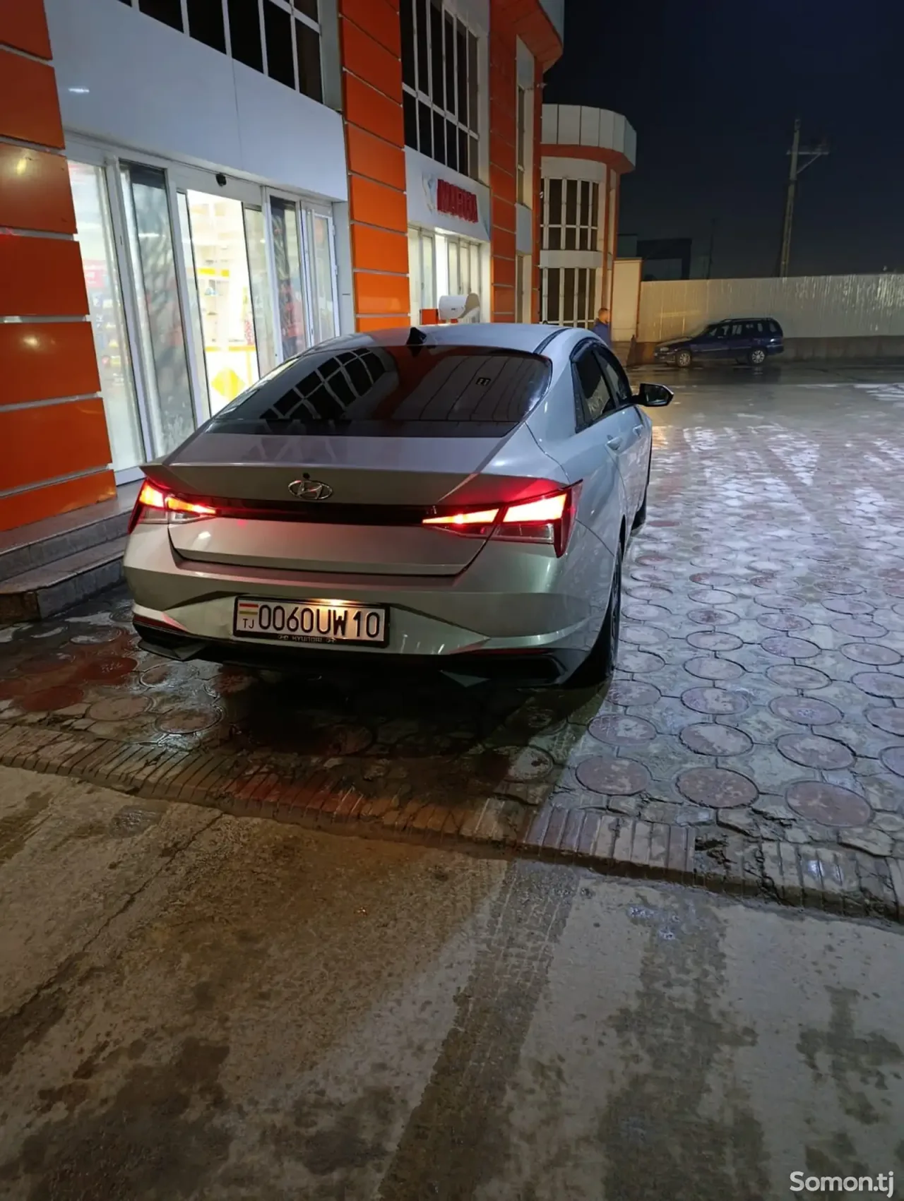 Hyundai Elantra 2022 · 2.0 AT