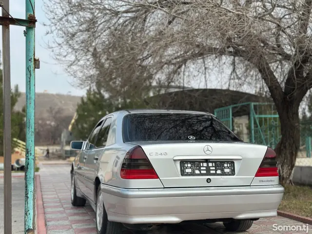 Mercedes-Benz C class 1999 · 2.4 AT
