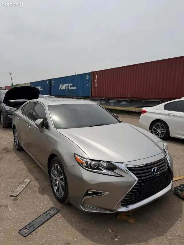 Lexus ES series 2017 · 3.0 AT