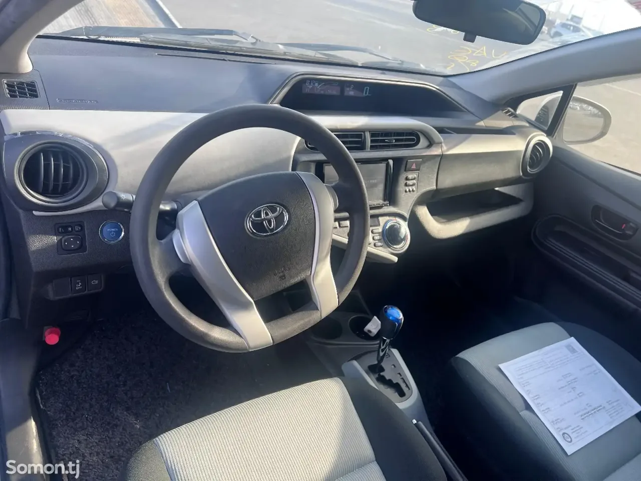 Toyota Aqua 2014 · 1.5 AT