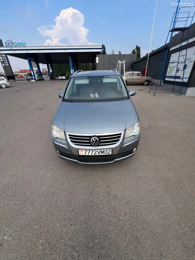 Volkswagen Touran 2007 · 1.4 AT