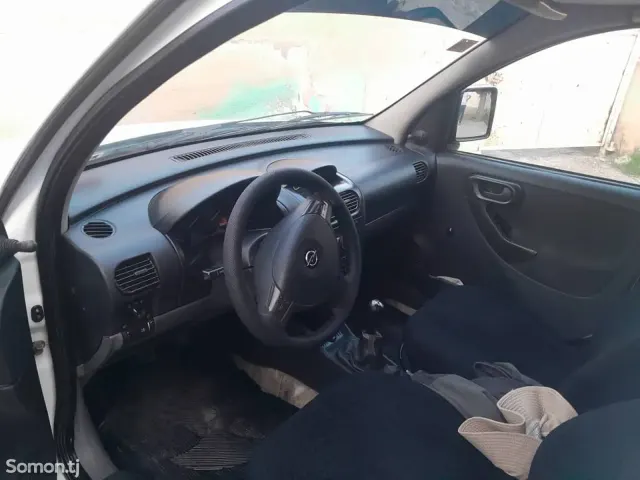 Opel Combo 2010 · 1.3 MT