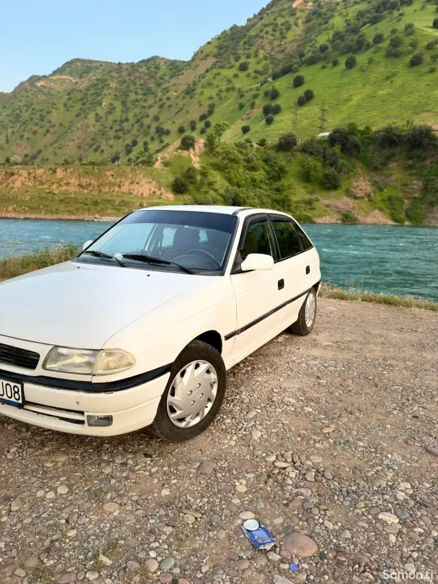 Opel Astra F 1997 · 1.6 MT