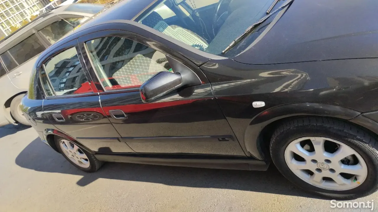 Opel Astra G 2001 · 1.6 MT
