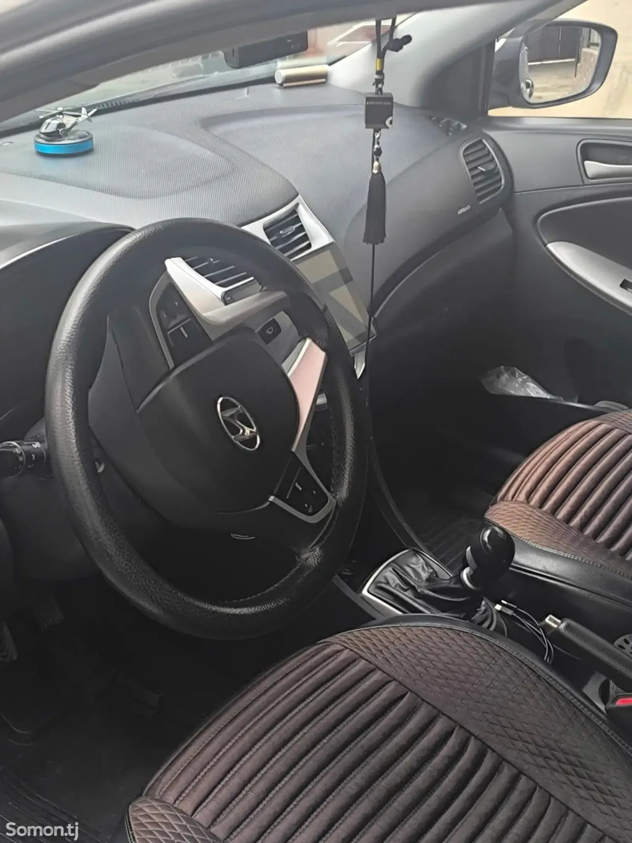 Hyundai Solaris 2016 · 1.4 MT