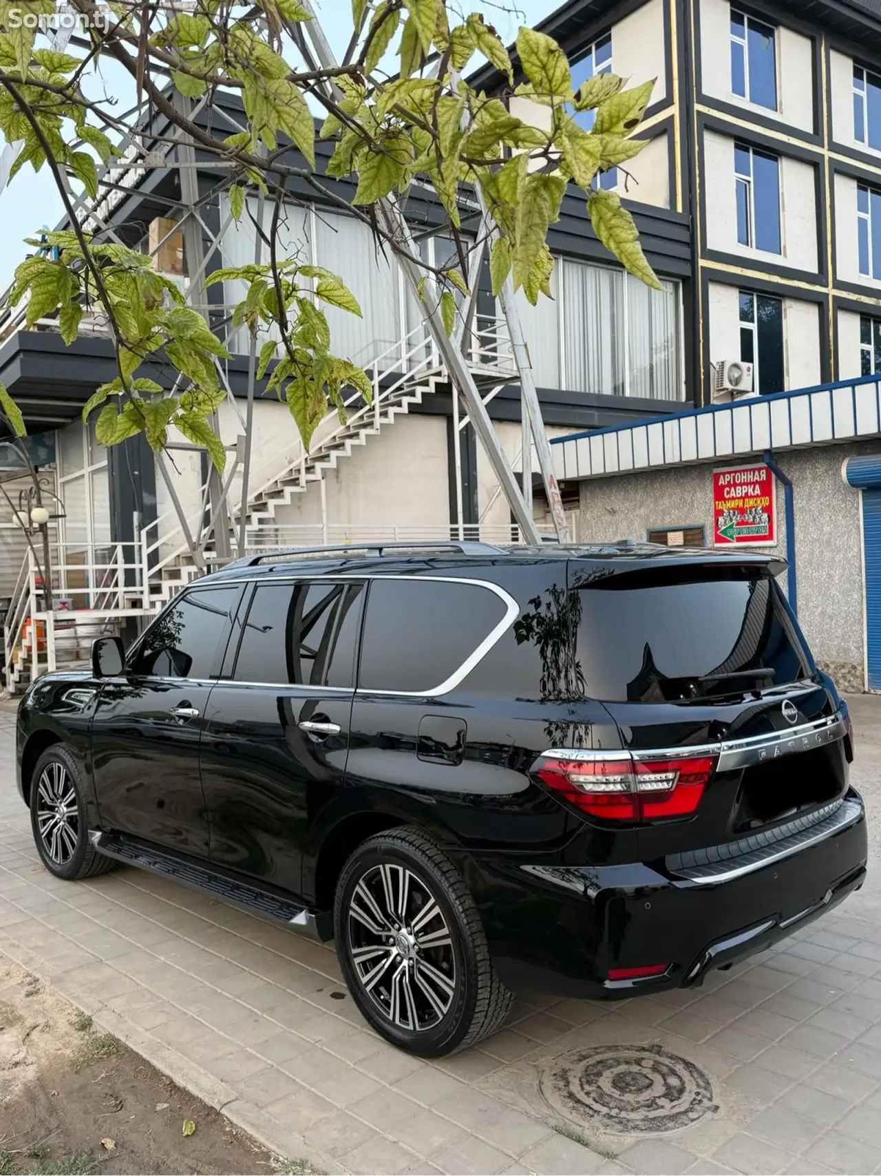 Nissan Patrol 2021 · 5.6 AT