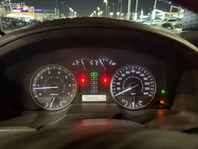 Toyota Land Cruiser 2014 · 4.6 AT