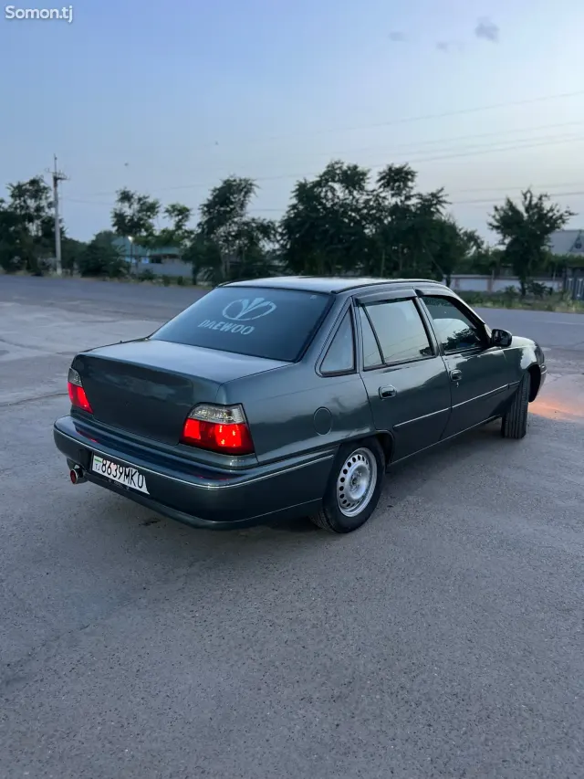 Daewoo Nexia 1995 · 1.6 MT