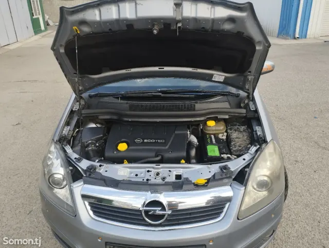 Opel Zafira 2007 · 1.9 AT