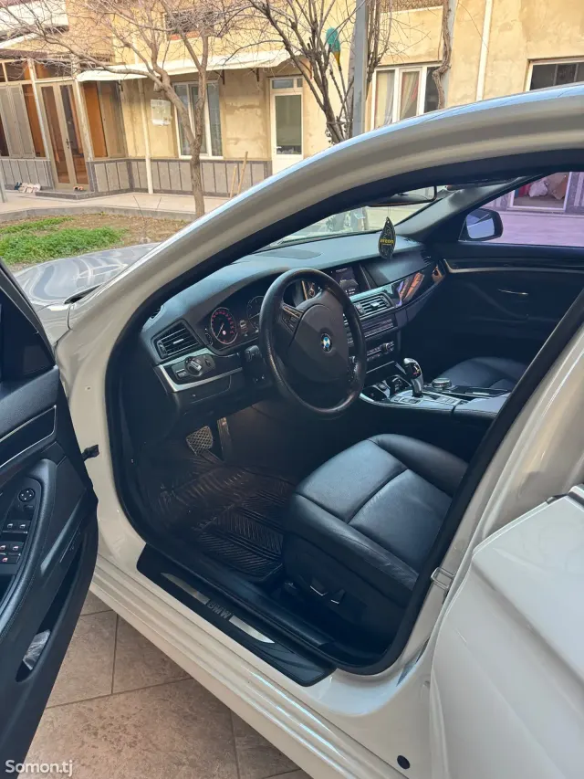 BMW 5 series 2014 · 2.0 AT