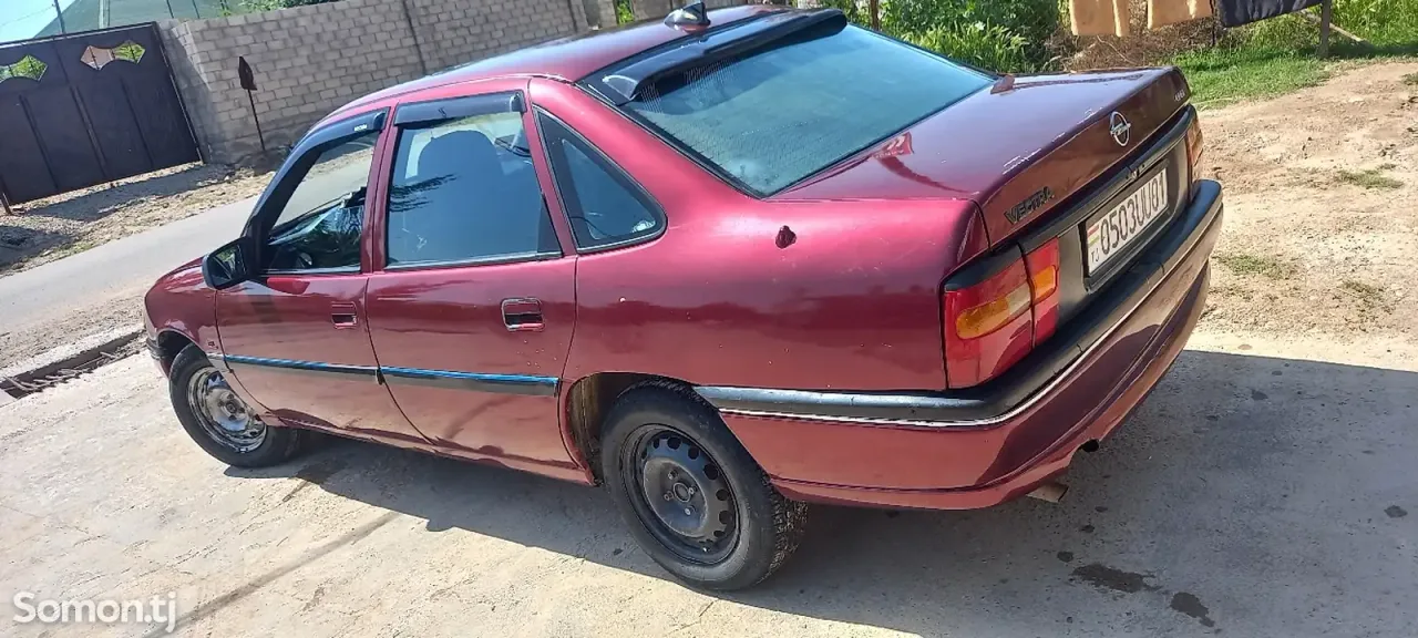 Opel Vectra A 1995 · 1.6 MT