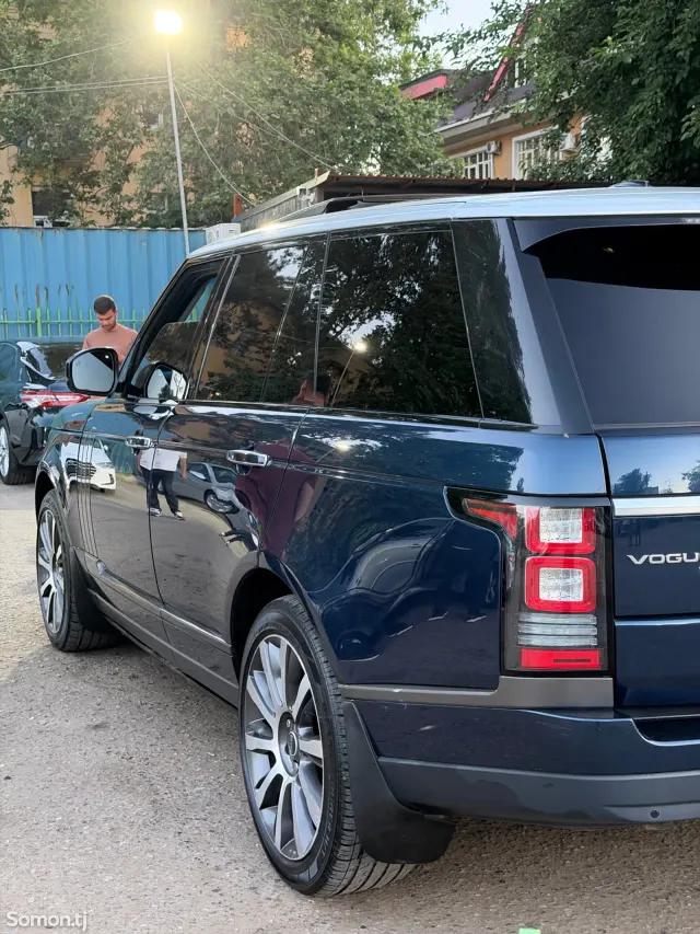 Land Rover Range Rover 2015 · 5.0 AT