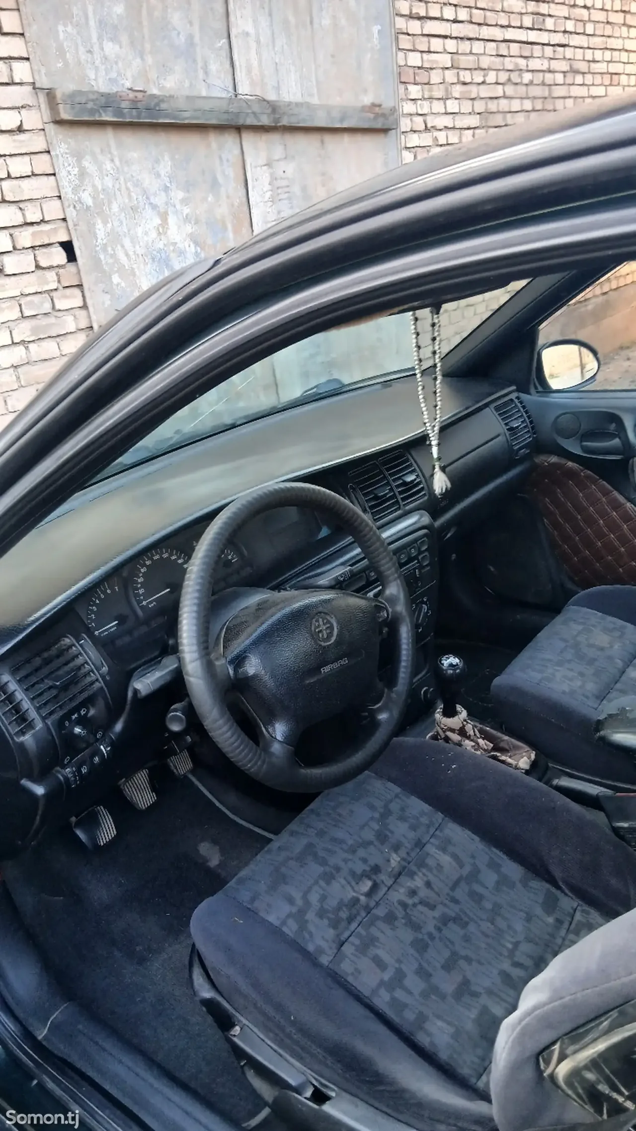 Opel Vectra B 1997 · 2.0 MT